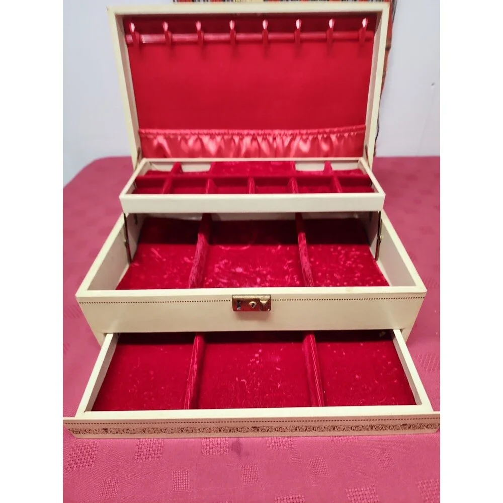 Vintage 1960's Mele & Co. Auto Open Jewelry Box W Original Key Red Velvet Lined